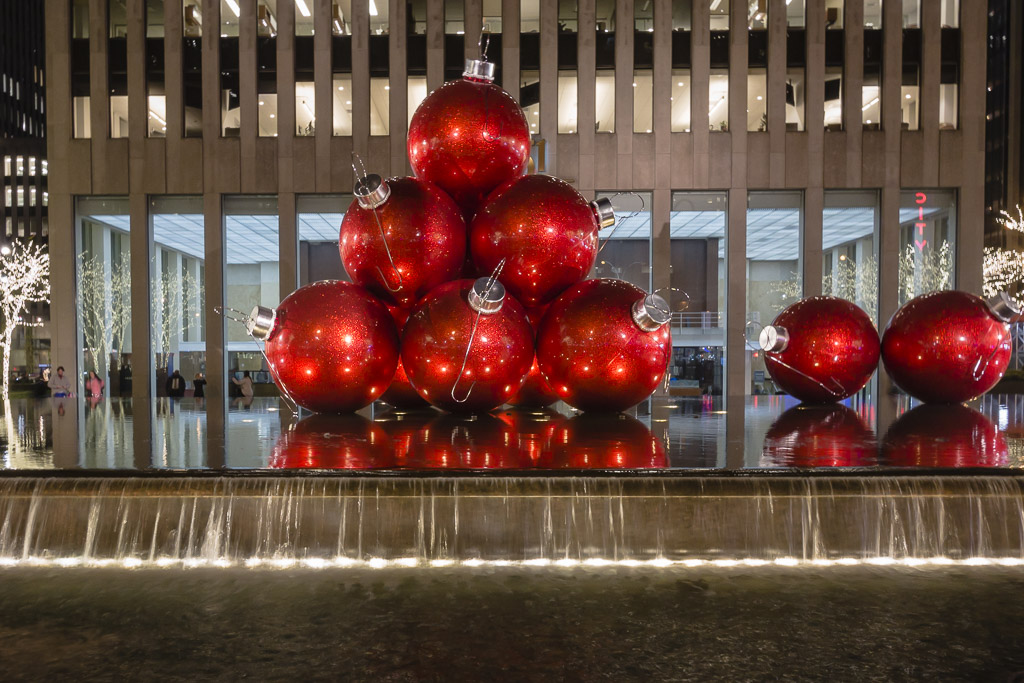 13 Best Things to Do for Christmas in NYC